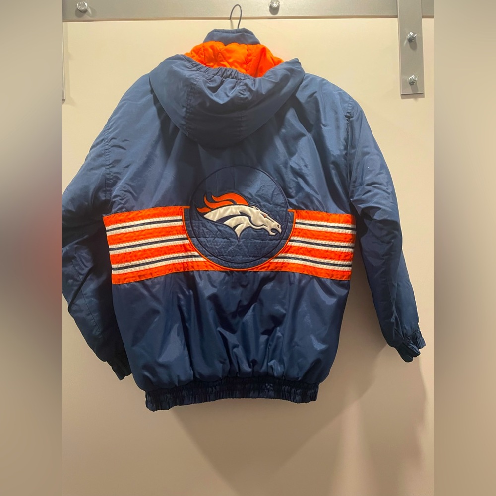 Broncos Vintage Puffer Jacket - Perfect Condition!